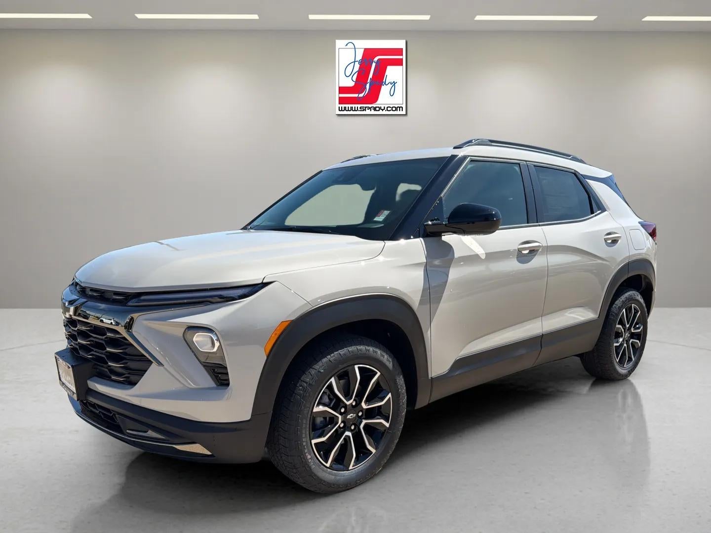 2026 Chevrolet Trailblazer ACTIV in White Sands — front three-quarter view